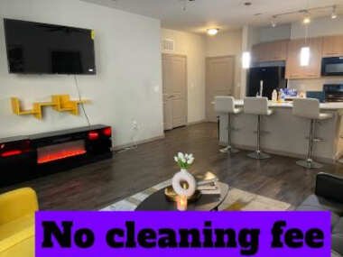 Downtown Luxury Apartment With Free Parking Space