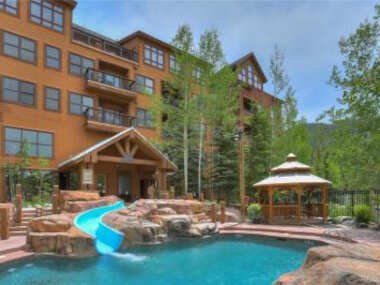 River Run Village Condos, 3 Bedroom- outdoor pool, hot tubs, and more!