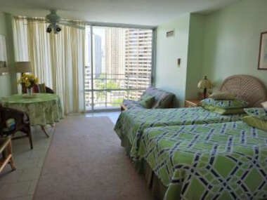 Waikiki Studio at Ilikai Marina – best end price!