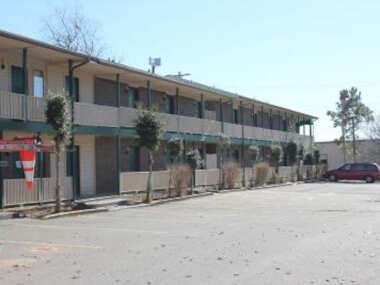 Oak Hill Inn and Suites