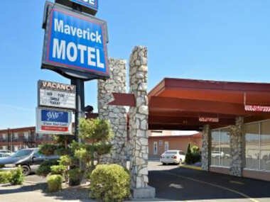 Maverick Motel