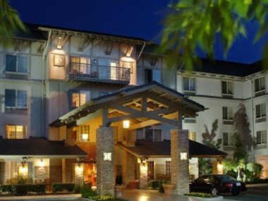 Larkspur Landing Bellevue – An All-Suite Hotel