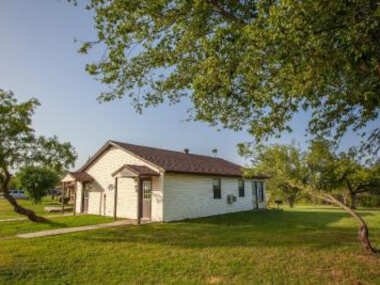 Bay Landing Camping Resort Deluxe Cabin 29